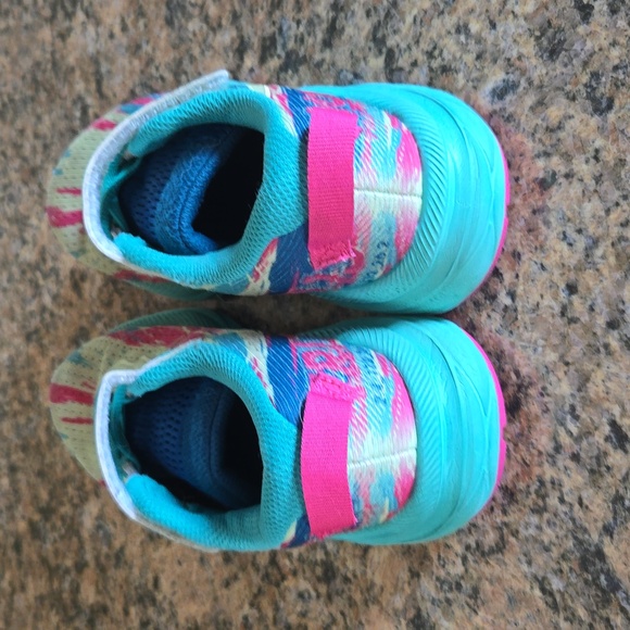 Asics Shoes - Size 11 - Picture 3 of 6